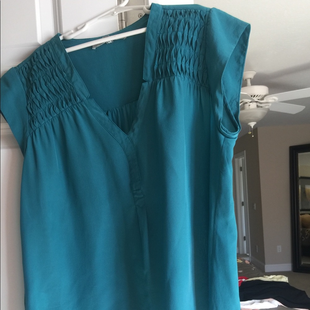 Daniel Rainn green blouse